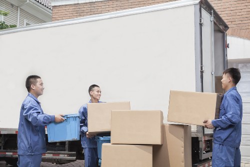 Removal truck and professional movers in Wandsworth