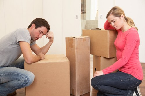 Man and van service efficiently packing household items